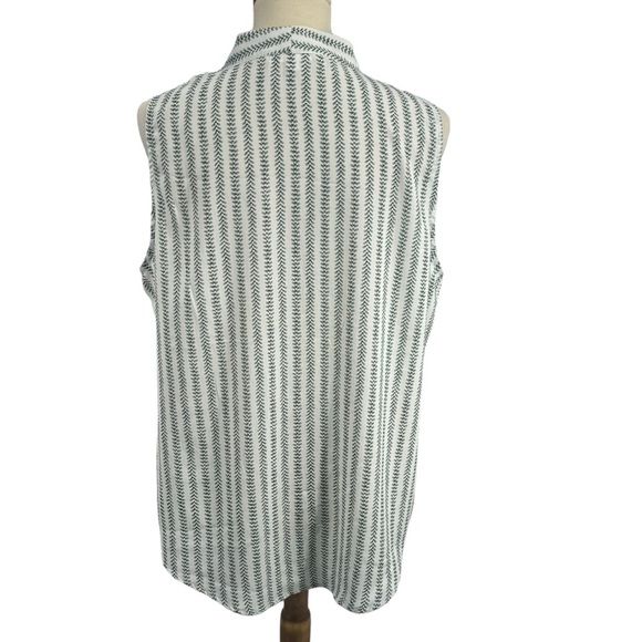 V-Neck Sleeveless Blouse with green and red pattern. - Picture 2 of 7